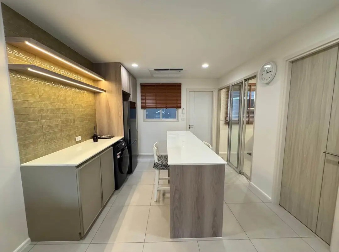 picture LUXURY TOWNHOME FOR RENT | NUE VERSE KRUNGTHEP KREETHA - 5/24