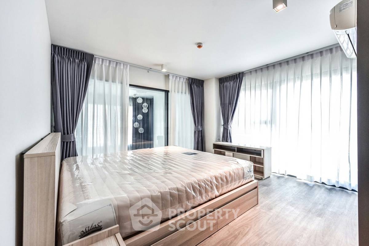 picture 2-BR Condo at The Lofts Silom near BTS Surasak (ID 3363621) - 8/14