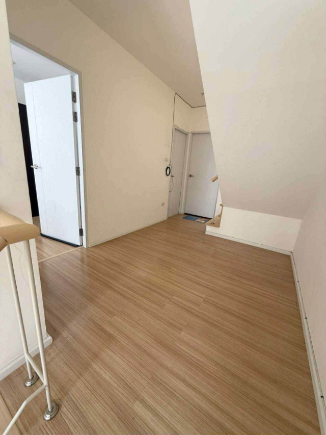 รูป Y Residence Sukhumvit 113 🏡| Pet Friendly 4BR |Townhome near BTS Bearing | 220 Sq.m. | 30,000 THB/Month✨ - รูปที่ 14/24