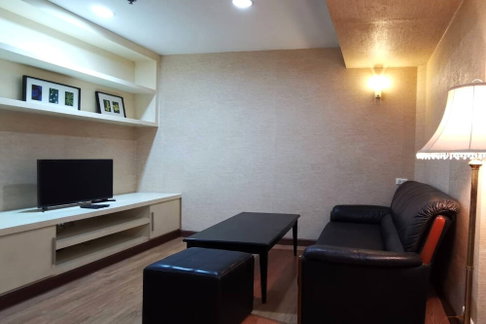 Sale with tenant ! prime area ! The Waterford Diamond Sukhumvit 30/1, 1 bed, 1 bath, high floor, rare item! Code C20230102682 furnished, Special Deal!
