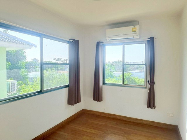รูป ขายด่วน! บ้านสวยทำเลทอง ใกล้โรบินสันชลบุรี & นิคมอมตะนคร - รูปที่ 10/25