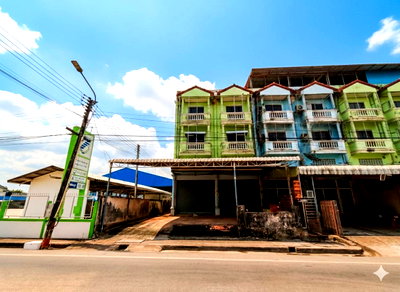 อาคารพาณิชย์ พนมสารคาม ฉะเชิงเทรา : 95718 - ขาย อาคารพาณิชย์ทำเลทอง 4 ชั้น 2 คูหาตีทะลุ ใจกลางพนมสารคาม – ติดถนนใหญ่ ย่านธุรกิจหลักของฉะเชิงเทรา!