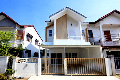 บ้านแฝด บิ๊กซี บางใหญ่ : 95742 - ขายบ้านแฝด ม.ศุธาวัลย์ ติดถนนใหญ่ ตรงข้ามวัดสวนแก้ว อ.บางใหญ่ จ.นนทบุรี