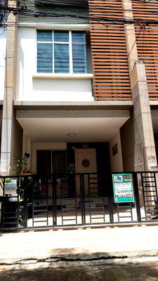 ทาวน์โฮม กรุงเทพมหานคร : 95352 - ขายทาวน์โฮม 3 ชั้น (พร้อมผู้เช่า)หมู่บ้าน ทาวน์พลัส ถนนประชาอุทิศ ติด Big C ประชาอุทิศ 90