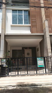 95352 - ขายทาวน์โฮม 3 ชั้น (พร้อมผู้เช่า)หมู่บ้าน ทาวน์พลัส ถนนประชาอุทิศ ติด Big C ประชาอุทิศ 90
