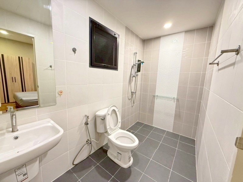 picture 			4bed 5bath. Central Rama2 3.3km. Rama2-PhutthaBucha Modern-style house Kamnan Thanthip 1.2km. KMUTT           - 4/8