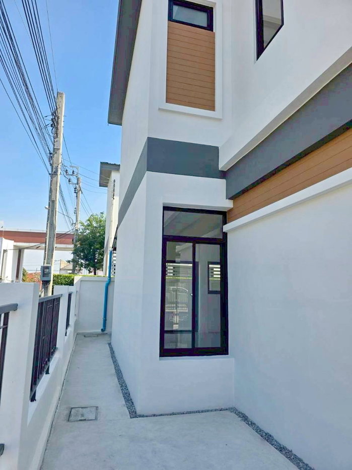 รูป ให้เช่า ทาวน์เฮ้าส์ 2 ชั้นหน้ากว้าง 6.5 เมตร บ้านใหม่หลังมุม - รูปที่ 2/10