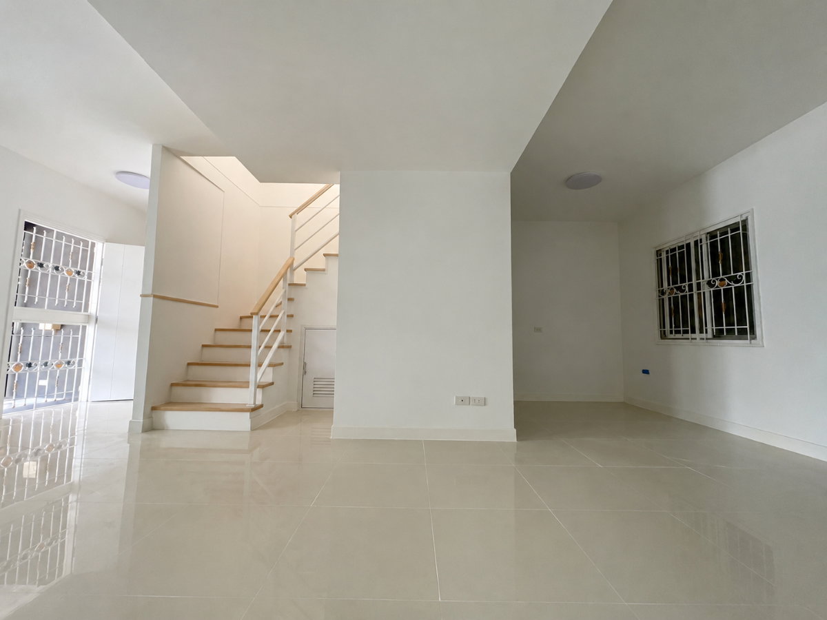 รูป 🏡 ทาวน์โฮม 2 ชั้น 3 ห้องนอน จอดรถได้ 2 คัน ✨ 🏡 เดอะ คอนเนค ทางด่วนวัชรพล - รูปที่ 4/12
