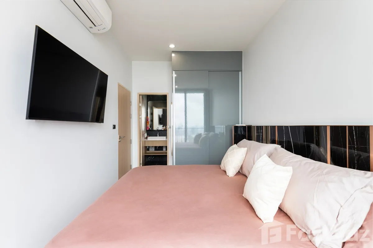 picture 49th Floor 3BR Condo with Panoramic River & Bangkok Views 6836388 - 7/15