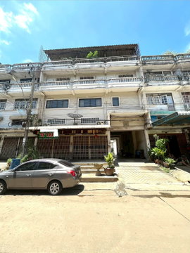 4.5 stories shophouse for sale: suitable for hoe office/ small factory