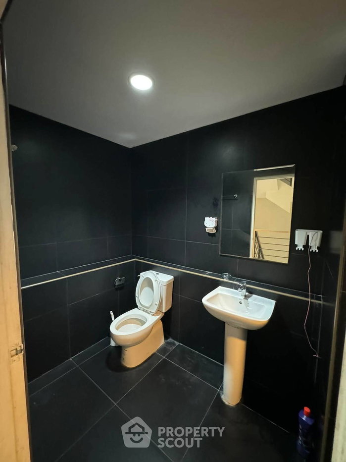 รูป ทาวน์เฮ้าส์ 4-ห้องนอน ใน หนองบอน (ID 3363469) - รูปที่ 17/36