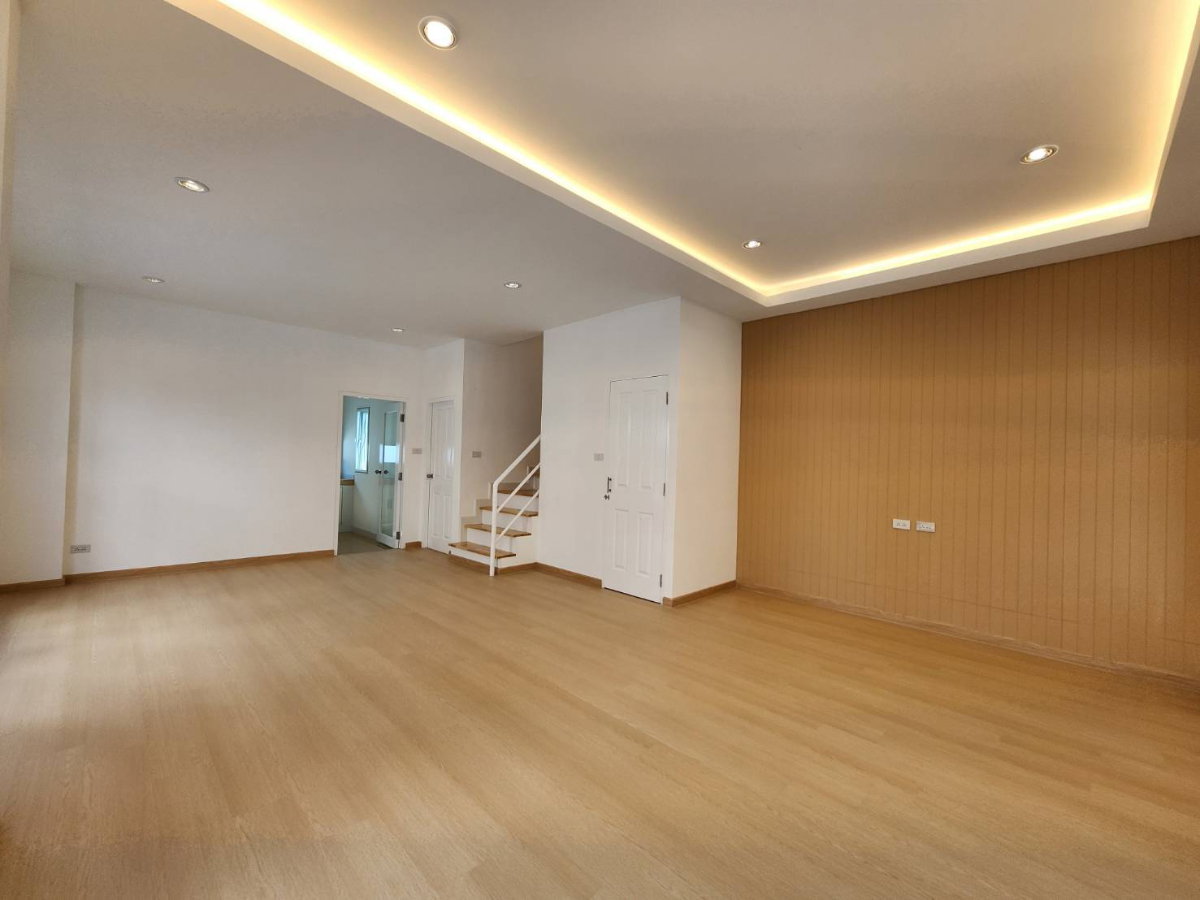 รูป 95742 - ขายบ้านแฝด ม.ศุธาวัลย์ ติดถนนใหญ่ ตรงข้ามวัดสวนแก้ว อ.บางใหญ่ จ.นนทบุรี - รูปที่ 5/10
