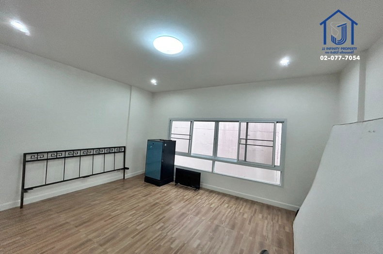 รูป ขายทาวน์โฮม 3 ชั้น ซอย รัชดาภิเษก 36 แยก 11-5 ใกล้ MRT ลาดพร้าว ม.จันทรเกษม - รูปที่ 11/16