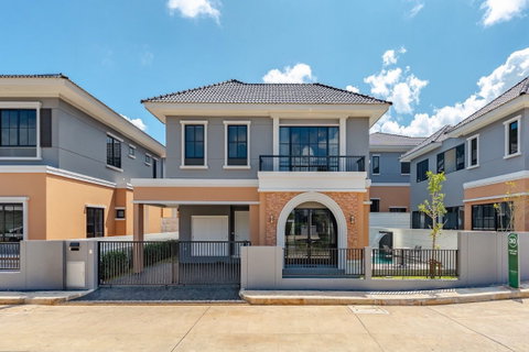 รูปภาพ 🌴ให้เช่า🌴 บ้านเดี่ยวสไตล์อังกฤษ Crown Estate - Dulwich Road 4ห้องนอน/3ห้องน้ำ 60ตร.วา พร้อมสระว่ายน้ำ ตกแต่งหรูพร้อมอยู่, เกาะแก้ว ภูเก็ต