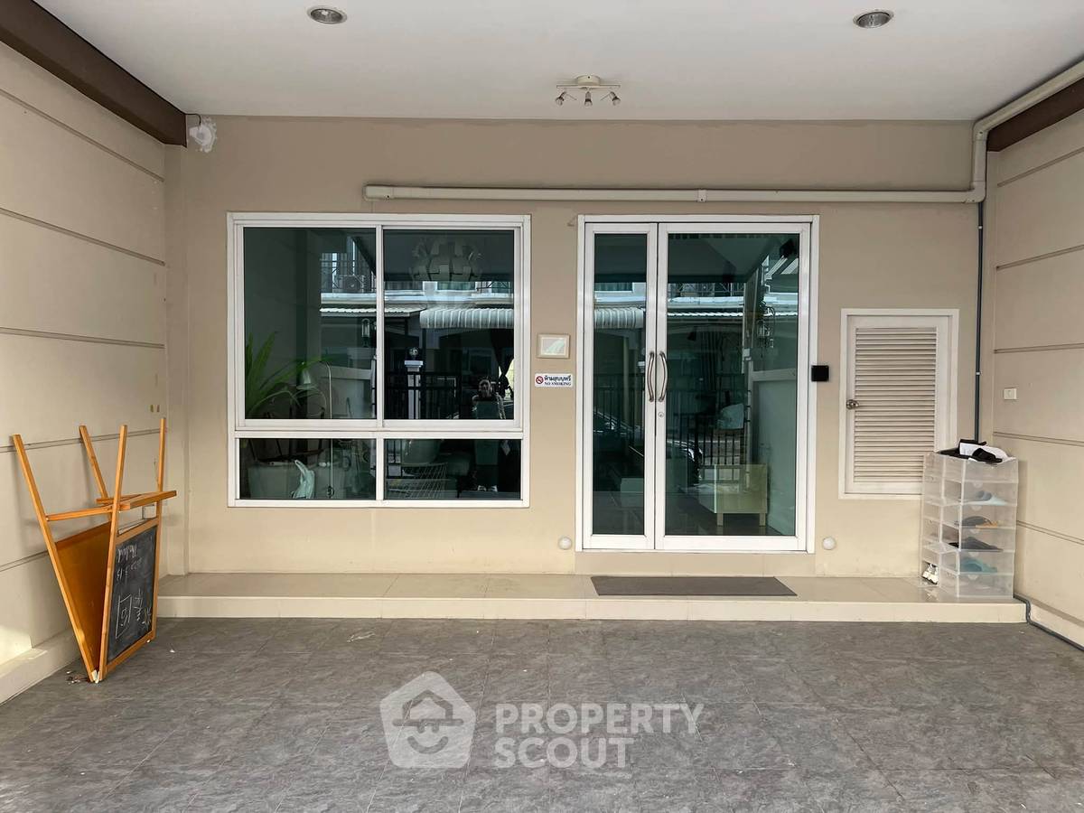 รูป ทาวน์เฮ้าส์ 4-ห้องนอน ใน หนองบอน (ID 3363469) - รูปที่ 2/36