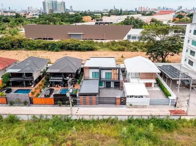 รูป NEW❗️ ให้เช่าบ้าน ติดถนนสุขุมวิท ใกล้หาดจอมเทียน พูลวิลล่าหรู 5 Bed - รูปที่ 21/46