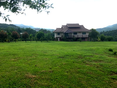 บ้านเดี่ยว เชียงราย : ขายด่วน! บ้านพร้อมที่ดิน 10 ไร่ วิวพาโนรามา 360 องศา หน้าติดถนนสายท่องเที่ยว 3037 หลังติดน้ำแม่สรวย ดอยวาวี เชียงราย 