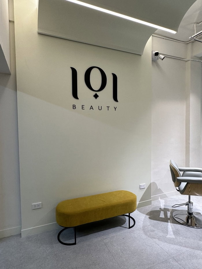 picture Urgent Lease/Takeover! Minimalist-style hair salon + nail zone near BTS On Nut - 2/25