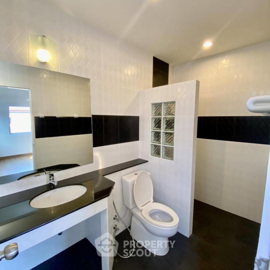 รูป บ้าน 5-ห้องนอน ที่ เดอะ บลิส กุลพันธ์วิลล์ 16 ใน สันกำแพง (ID 1542410) - รูปที่ 20/27
