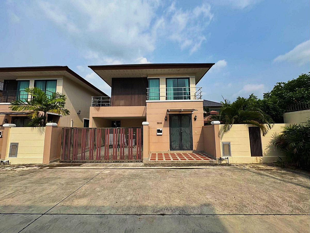 รูป ขายบ้านเดี่ยวพูลวิลล่า พัทยาเหนือ 4 ห้องนอน พร้อมสระว่ายน้ำส่วนตัว เนื้อที่ 126 ตร.ว. - รูปที่ 1/18