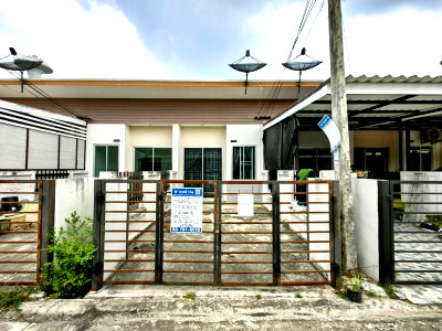 Houses for sale Chonburi : Eastern Bowin, Si Racha , Chonburi 