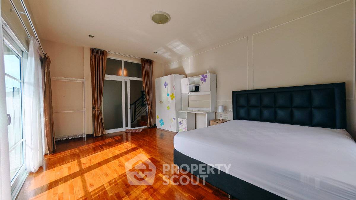 รูป บ้าน 4 ห้องนอน พื้นที่ 400 ตร.ม. แหลมฉบัง บางละมุง (ID 3352859) - รูปที่ 6/32