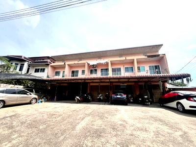 Townhouses for sale Hat Yai Bus Terminal : For Sale: 5 Adjoining Townhouses (Sold with Tenants) – Prime Location at Khlong R.5 – Total Price: 15 Million Baht