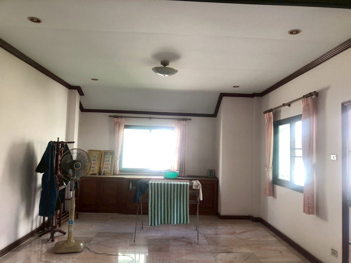 รูป 95775 - ขายบ้านเดี่ยวหายาก ประชาชื่น บางเขนฝั่งใต้ บางซื่อ กทม เนื้อที่ 109 ตรว จัดรีโนเวทอีกนิดดูหรูอยู่สบาย - รูปที่ 2/10