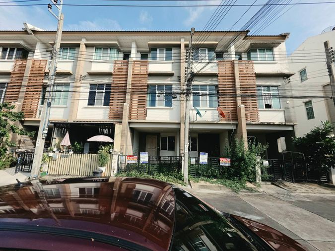 5-bed townhouse for sale, 317 sqm, 32 sq wah, Townplus Prachauthit