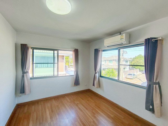 รูป ขายด่วน! บ้านสวยทำเลทอง ใกล้โรบินสันชลบุรี & นิคมอมตะนคร - รูปที่ 9/25