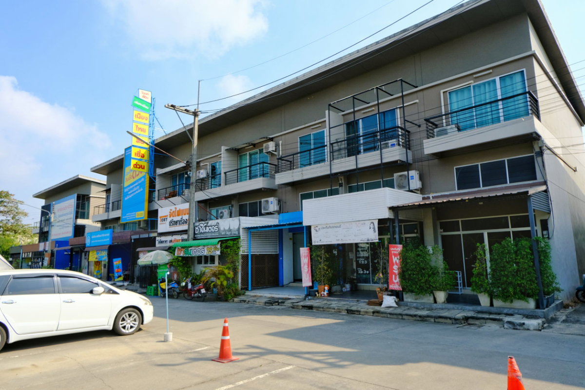 รูป 95199 - ขายด่วน ตึกแถว 2.5 ชั้น ทำเลทอง หน้าหมู่บ้าน วี วิลเลจ 2 คลองหลวง คลองสอง - รูปที่ 1/12