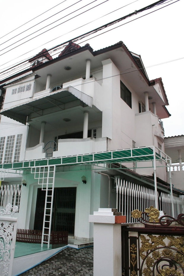 รูป 🏢✨ ให้เช่าทาวน์โฮม 4 ชั้น อ่อนนุช–พัฒนาการ | พื้นที่ 200 ตร.ม. เหมาะทำ Home Office - รูปที่ 1/10