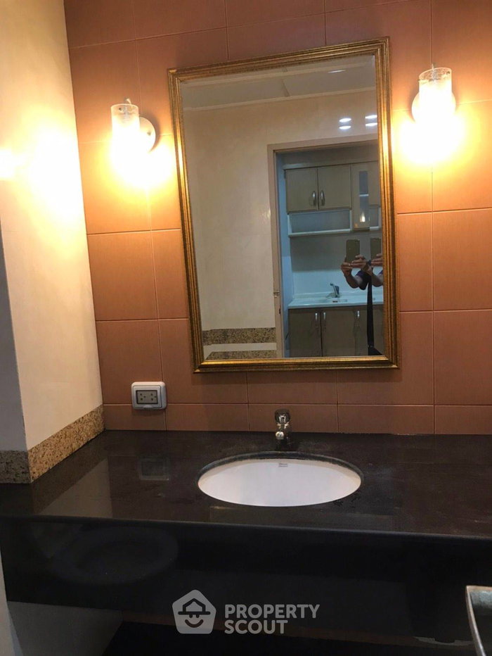 picture Great Value 1-BR, Supalai Oriental Place Sathorn Suanplu, MRT Lumphini (ID 2008114) - 5/6