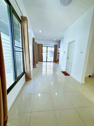 4-bed townhouse for rent, 300 sqm, 25 sq wah, Bang Khen