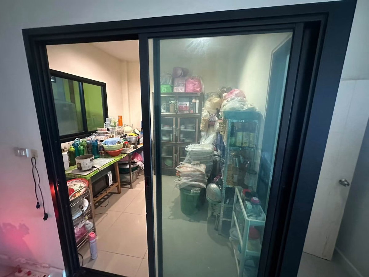 รูป 🏡✨ บ้านทาวน์โฮมให้เช่า เรซิโอ้โฮม วงแหวน–รามอินทรา 3 ห้องนอน 2 ห้องน้ำ พร้อมห้องอเนกประสงค์ และที่จอดรถ 2 คัน - รูปที่ 3/10