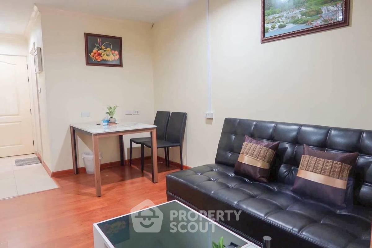 picture 1-BR 35 Sqm At Grand Park View Asoke Near MRT Sukhumvit (ID 3033492) - 2/4