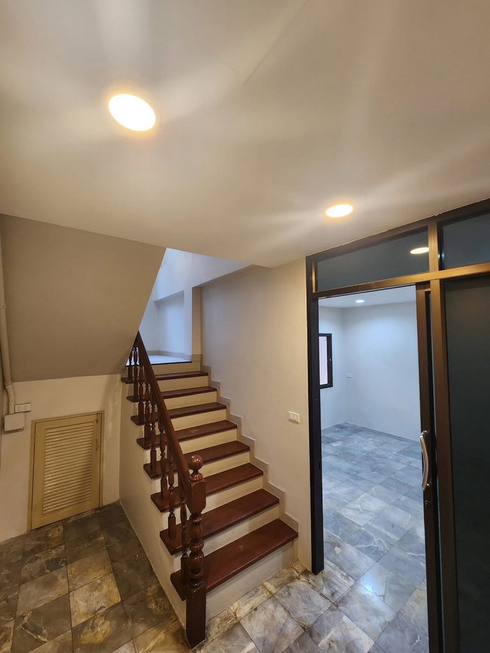 รูป 🏡 ทาวน์โฮม 3 ชั้น ซอยลาดพร้าว 84 (ประดิษฐ์มนูธรรม 3) 4 ห้องนอน 3 ห้องน้ำ ตกแต่งใหม่ ทำเลลาดพร้าว–พระราม 9 ใกล้ MRT - รูปที่ 7/14
