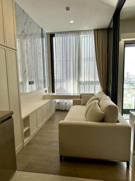 The Crest Park                    Residences 