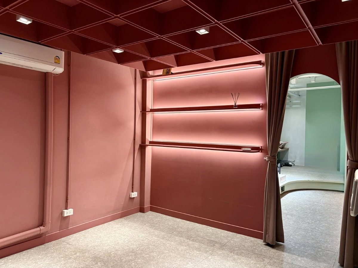 picture Urgent Lease/Takeover! Minimalist-style hair salon + nail zone near BTS On Nut - 14/25