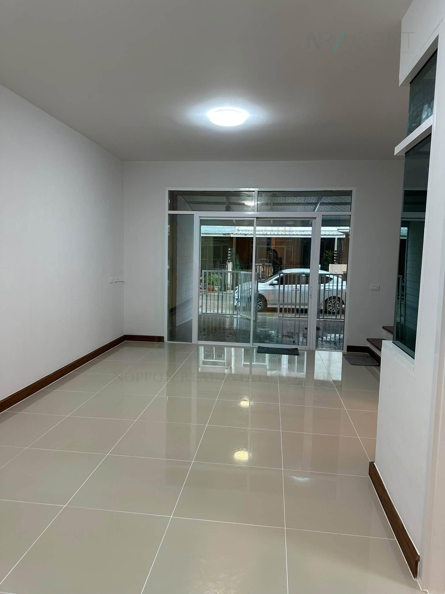 4-bed townhouse for sale, 100 sqm, 21.4 sq wah, Gusto Suksawat 26-2