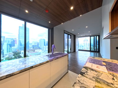 ขายคอนโด : ขาย 2ห้องนอน Sky villa มีระเบียงชั้นสูง มีเพียงยูนิตเดียว ที่ Romm convent by Nexspace Realty