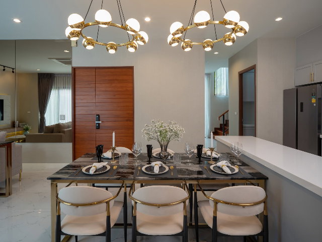 รูป NEW❗️ ให้เช่า ติดถนน เชียงใหม่-หางดง จากสนามบินเพียง 10 นาที Palm spring Privato : Modern Luxury Pool villa 4 Bed - รูปที่ 9/30