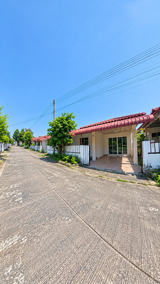 รูป 🏡 ขายด่วน! บ้านเดี่ยวทำเลดี สันผักหวาน หางดง เพียง 1.39 ล้านบาท! 📞 080-1285266 - รูปที่ 2/16