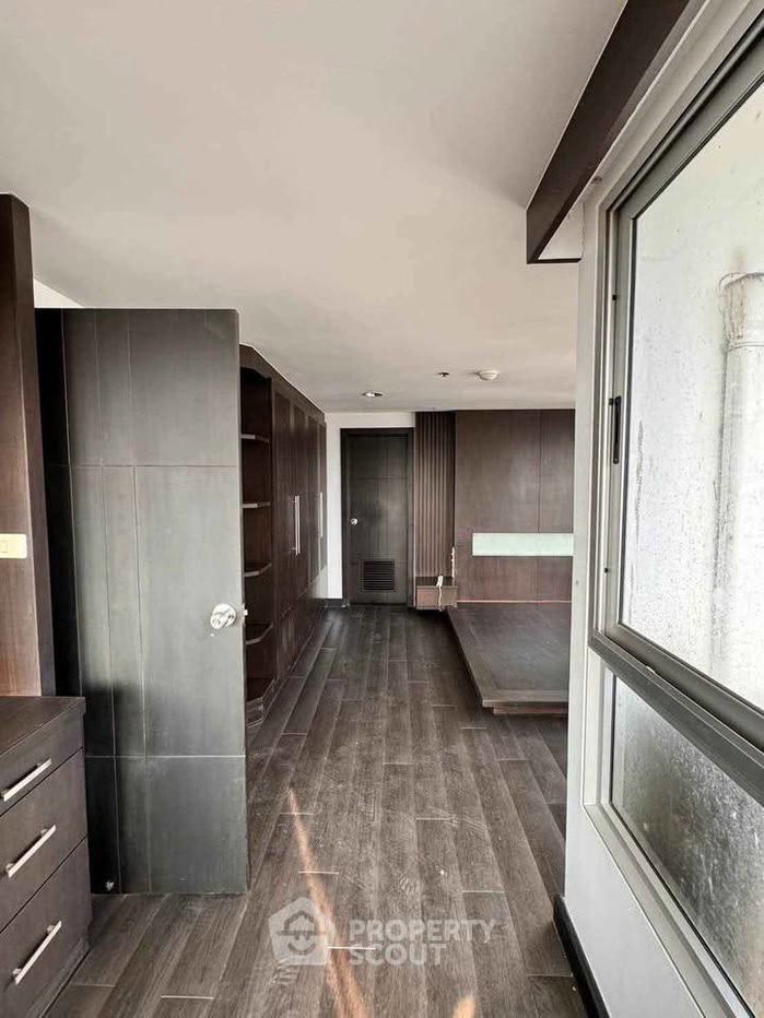 picture Spacious 3-BR 241 Sqm For Sale At River Heaven Chareonkrung (ID 2931093) - 7/9