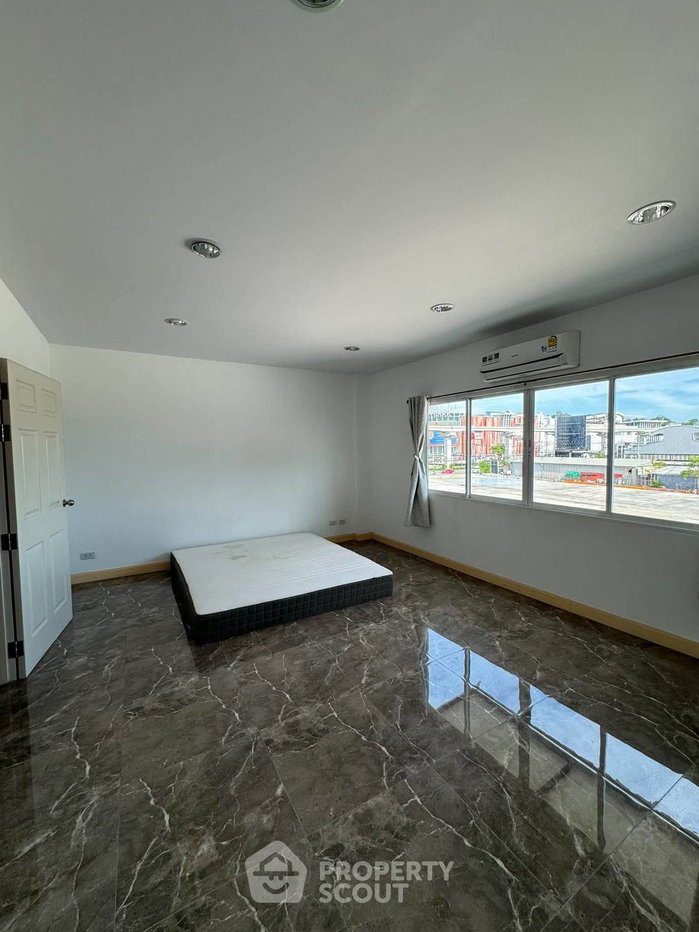 รูป ทาวน์เฮ้าส์ 4-ห้องนอน ใน หนองบอน (ID 3363469) - รูปที่ 29/36