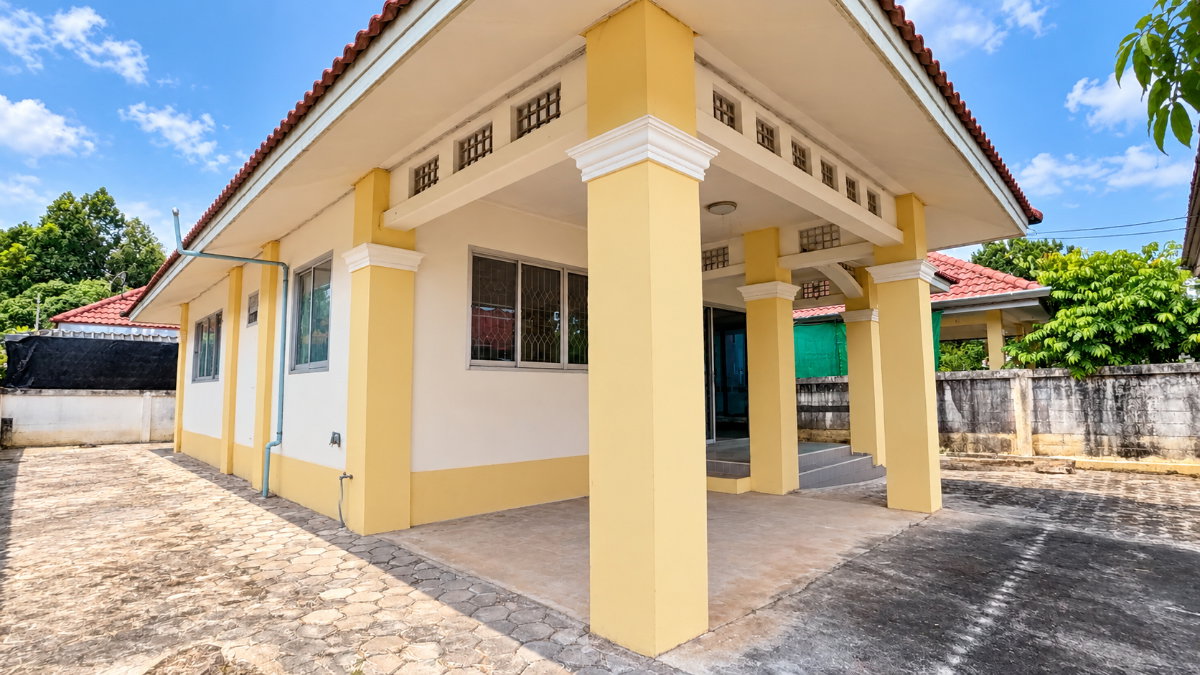 รูป 🏙️ ขายด่วน! บ้านพร้อมที่ดิน หมู่บ้านรุ่งอรุณ 3 | หางดง เชียงใหม่ 1.99 ล้านบาท! 📞 080-1285266 - รูปที่ 3/14