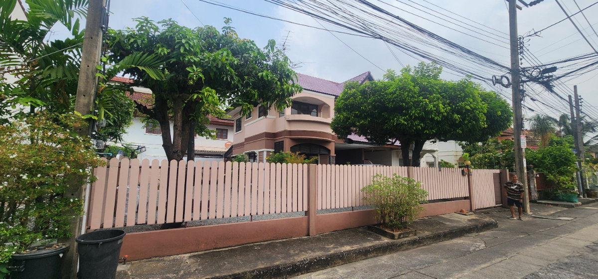 รูป 95725 - ขายบ้านแฝด 2 ชั้น โครงการซื่อตรง รัตนาธิเบศร์ - ไทรม้า บ้านเปล่าสภาพดี พร้อมให้เจ้าของใหม่ตกแต่งหรือรีโนเวทต่อได้ตามสไตล์ - รูปที่ 1/12