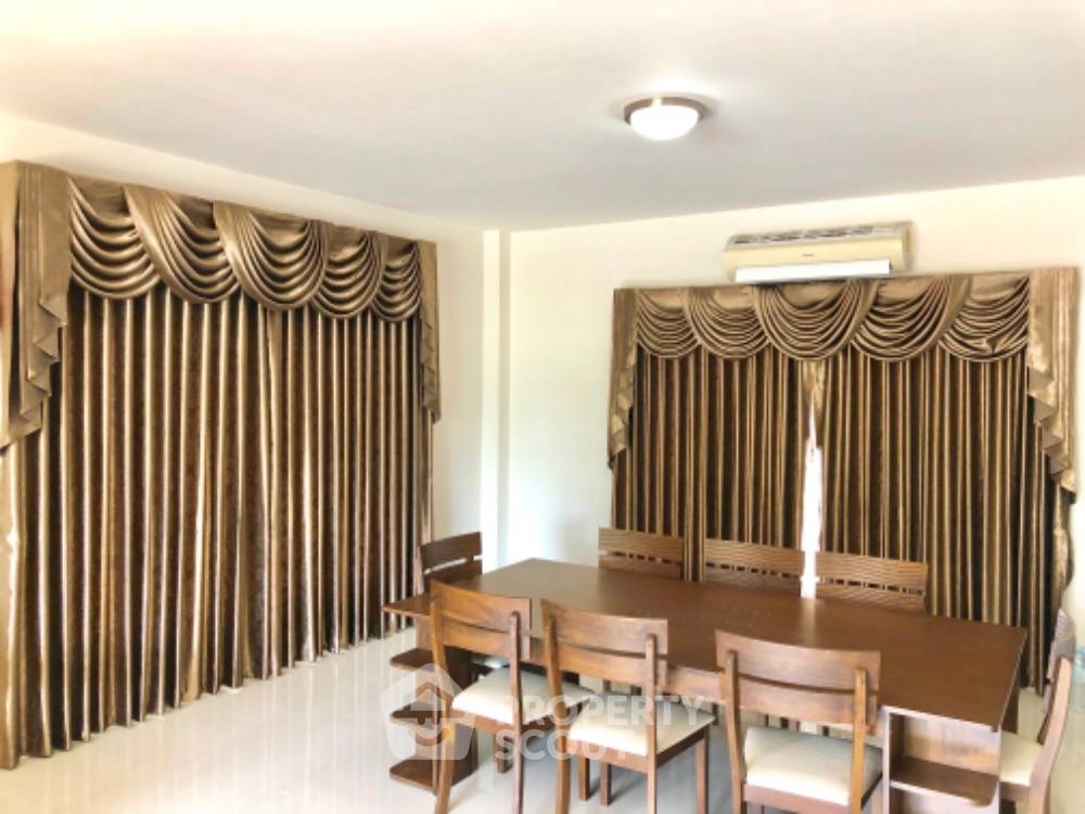 รูป บ้าน 5-ห้องนอน ที่ เดอะ บลิส กุลพันธ์วิลล์ 16 ใน สันกำแพง (ID 1542410) - รูปที่ 10/27