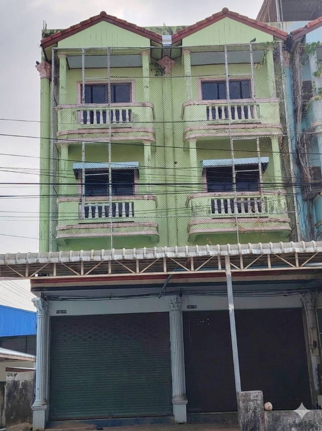 รูป 95718 - ขาย อาคารพาณิชย์ทำเลทอง 4 ชั้น 2 คูหาตีทะลุ ใจกลางพนมสารคาม – ติดถนนใหญ่ ย่านธุรกิจหลักของฉะเชิงเทรา! - รูปที่ 2/10