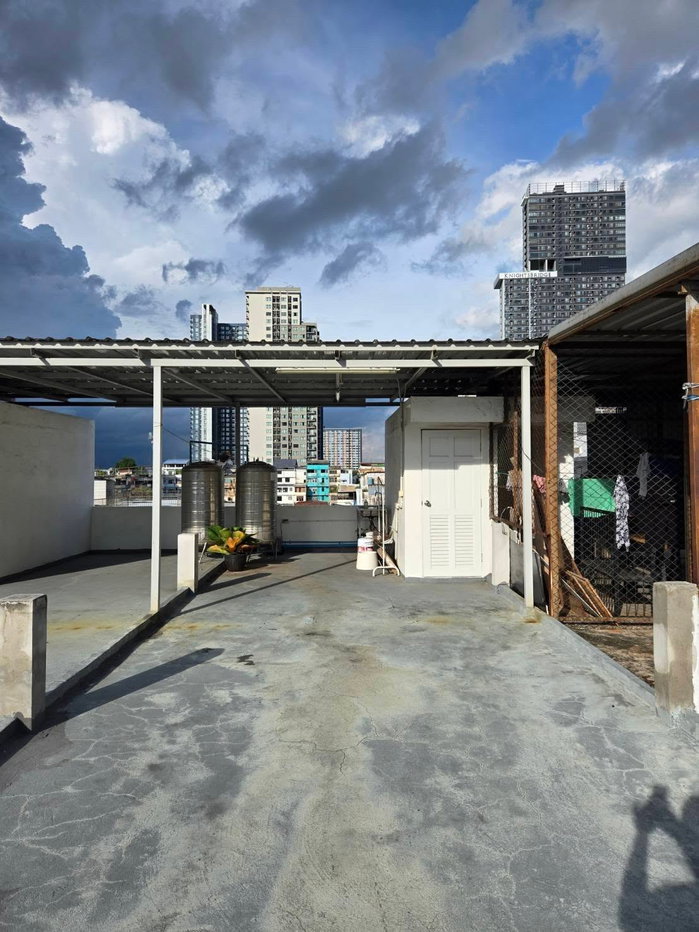 picture Urgent Lease/Takeover! Minimalist-style hair salon + nail zone near BTS On Nut - 23/25